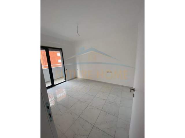 Tirane, jepet me qera apartament 2+1+BLK Kati 1, 109 m² 450 Euro (Teodor Keko)