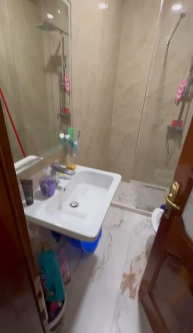 Tirane, jepet me qera apartament 1+1+BLK Kati 4, 65 m² 35.000 Leke (rruga 5 Maj)