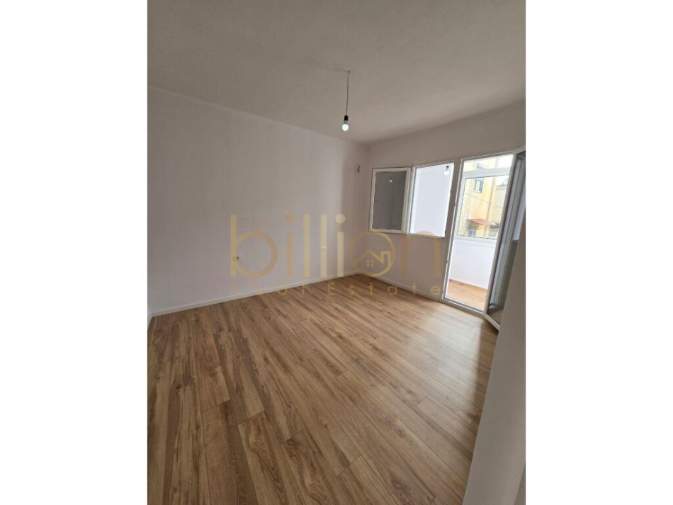TEK OXHAKU OFROJME APARTRAMENT 2+1 PER SHITJE,ID: Billion3353