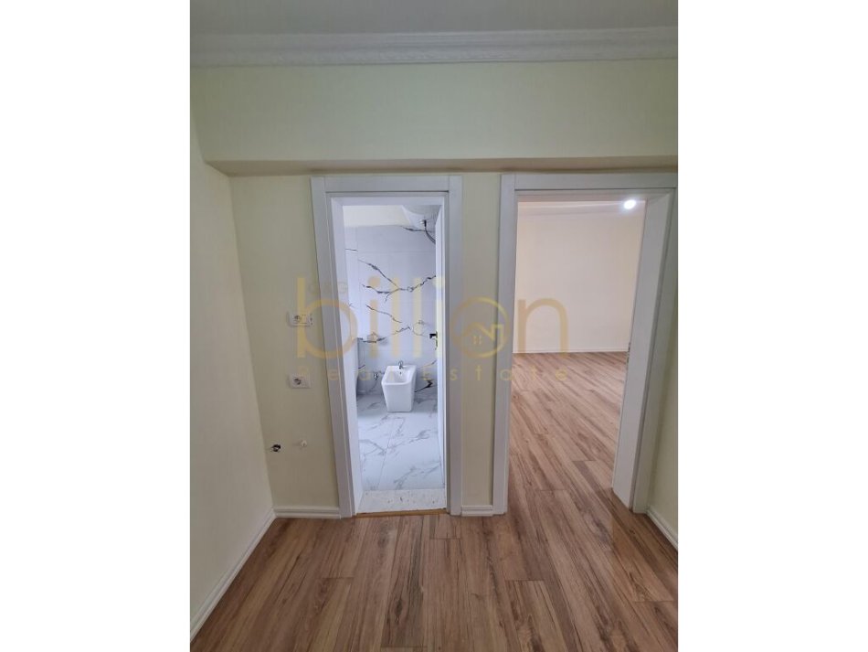 TEK SHKOLLA E BASHKUAR, SHITET APARTAMENT 1+1, ID: Billion3355