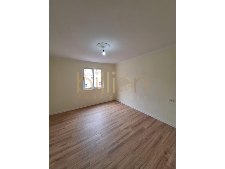 TEK SHKOLLA E BASHKUAR, SHITET APARTAMENT 1+1, ID: Billion3355