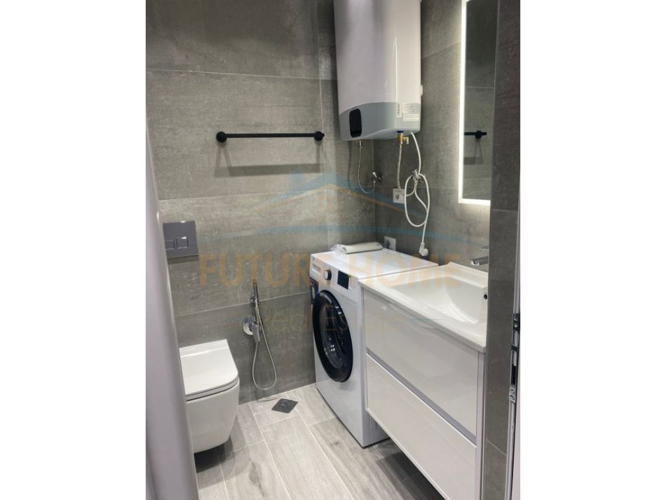 Tirane, jepet me qera apartament 1+1 , 450 € (Don Bosko)