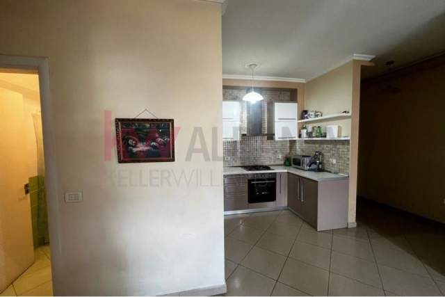 Tirane, jepet me qera apartament 2+1+BLK Kati 5, 95 m² 600 Euro (Kompleksi Panorama)