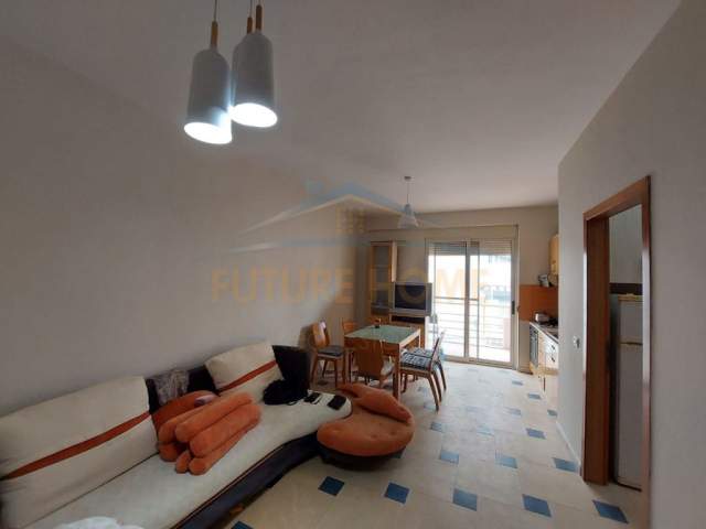 Durres, shitet apartament 1+1+BLK Kati 4, 70 m² 60.000 Euro (Shkembi i Kavajes)
