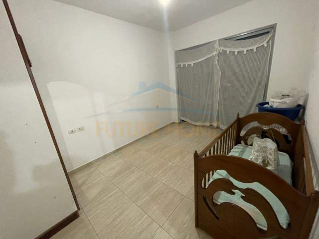 Tirane, jepet me qera apartament 2+1+A+BLK Kati 5, 91 m² 400 Euro (Unaza e Re)