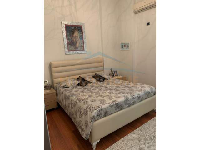 Durres, shitet apartament 2+1 125 m² 115.000 Euro (Gjykata, Durrës)