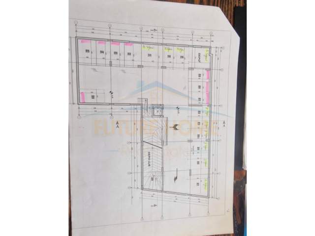 Tirane, shiten 8 Poste Parkimi garazh Kati -1, 170 m² 120.000 Euro (Shkolla Partizani)