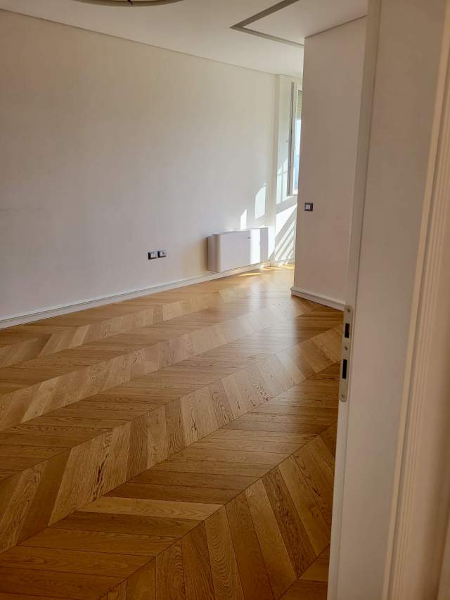 Tirane, jepet me qera ambjent biznesi Kati 12, 120 m² 800 Euro (Panorama te Prestigji)