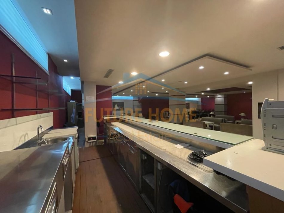 Durres, shitet ambjent biznesi Kati 0, 200 m² 300.000 € (Afer me Radesa ,Pranvera Durres)