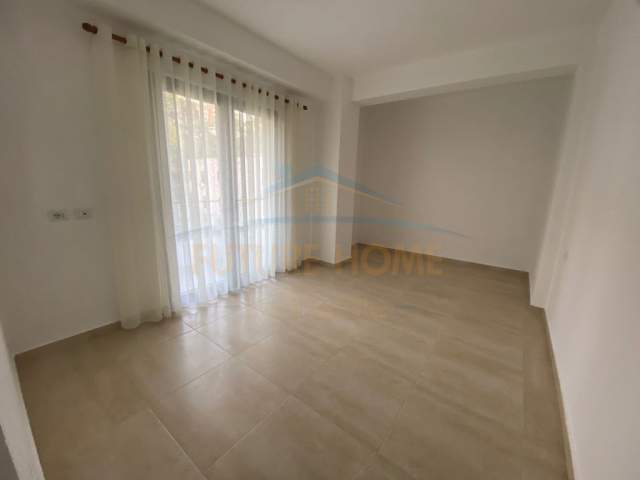 Durres, jepet me qera apartament 3+1+BLK Kati 3, 140 m² 900 Euro (Vollga)