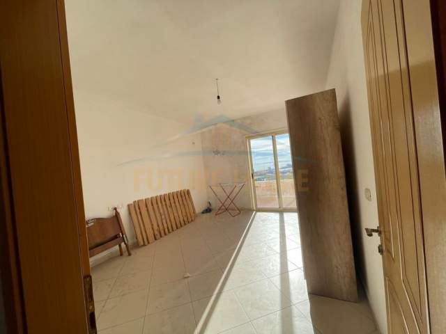 Durres, ofert apartament 2+1+BLK Kati 9, 103 m² 250 Euro (Ujesjellesi)