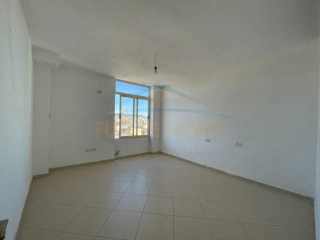 Durres, ofert apartament 2+1+BLK Kati 9, 103 m² 250 Euro (Ujesjellesi)