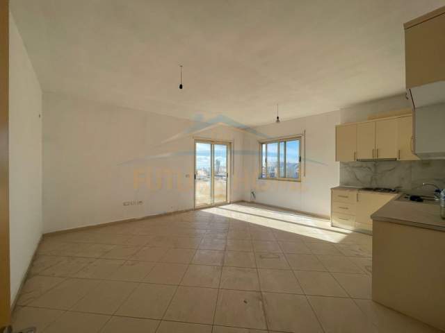Durres, ofert apartament 2+1+BLK Kati 9, 103 m² 250 Euro (Ujesjellesi)