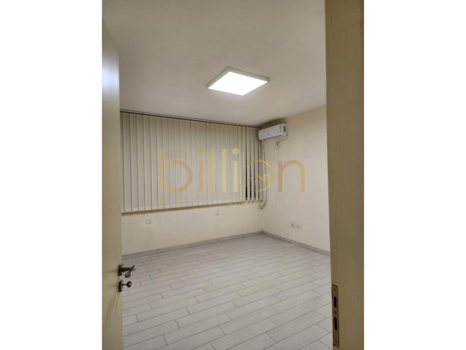 TEK PAZARI I RI, APARTAMENT 3+1 PER QIRA, ID: Billion3397