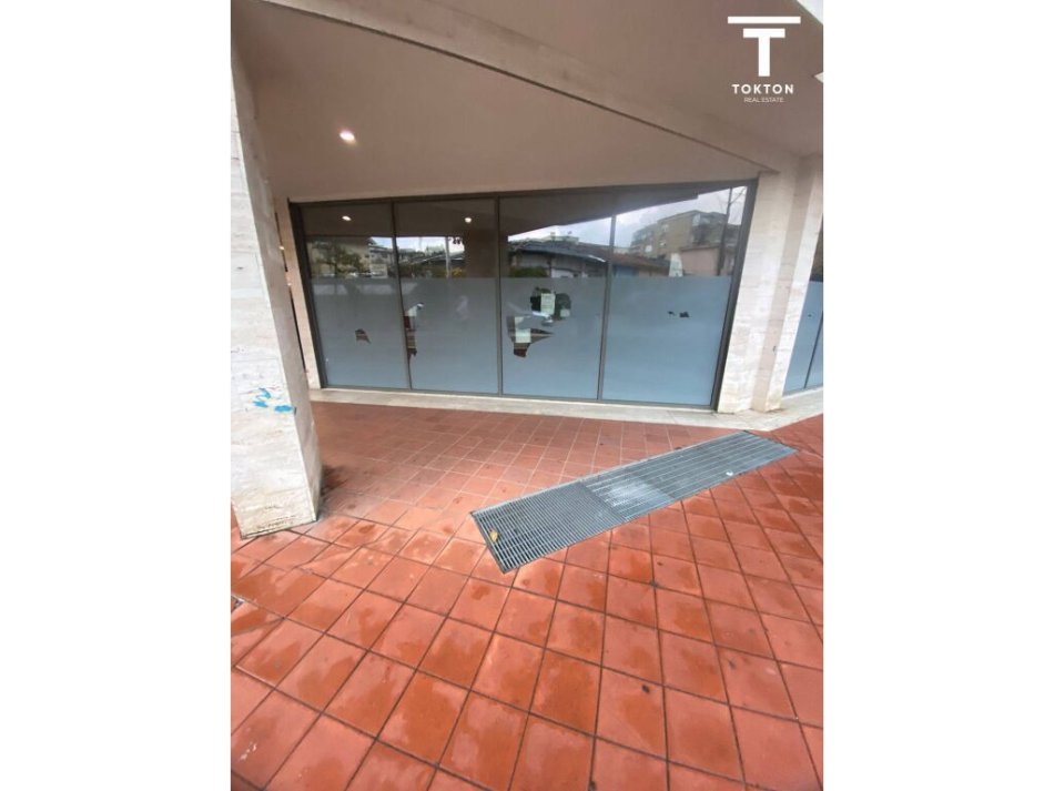 Tirane, shitet ambjent biznesi Kati 0, 83 m² 300.000 € (Kompleksi Orion, TT 534)