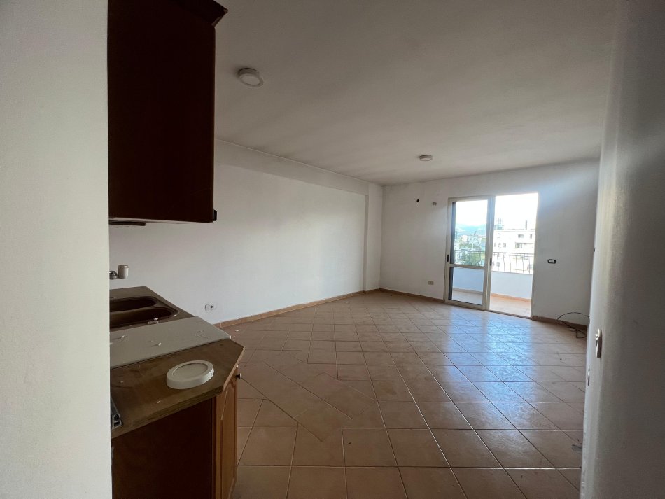 Tirane, shes apartament 2+1+Aneks+Ballkon Kati 9, 95 m² 175.000 € (KOMUNA E PARISIT)