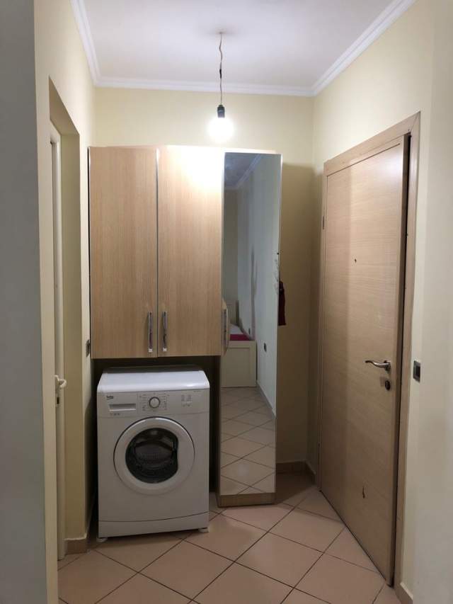 Tirane, jepet me qera apartament 1+1+BLK Kati 4, 72 m² 40.000 Leke (Rruga e Zalit)