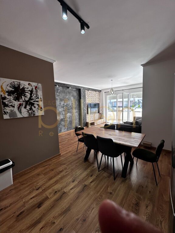 TEK KOPSHTI BOTANIK, APARTAMENT 2+1+2 PER SHITJE, ID: Billion3428