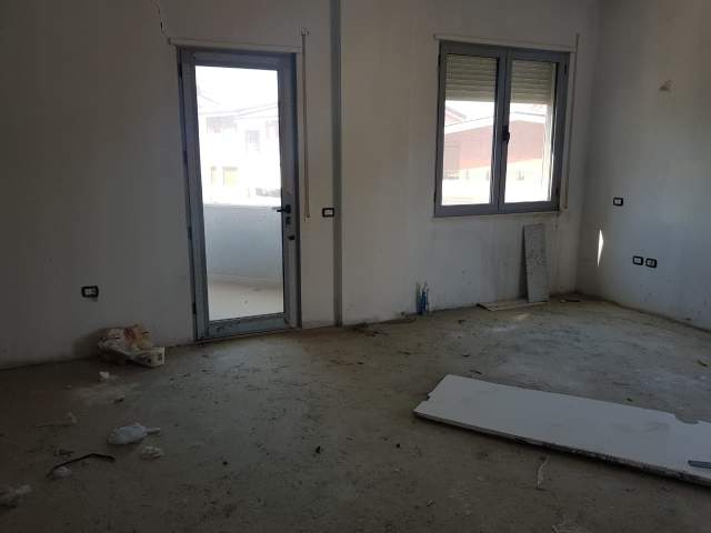 Tirane, shitet apartament 1+1+BLK Kati 4, 89 m² 85.000 Euro (Rruga Ramazan Gaxherri)
