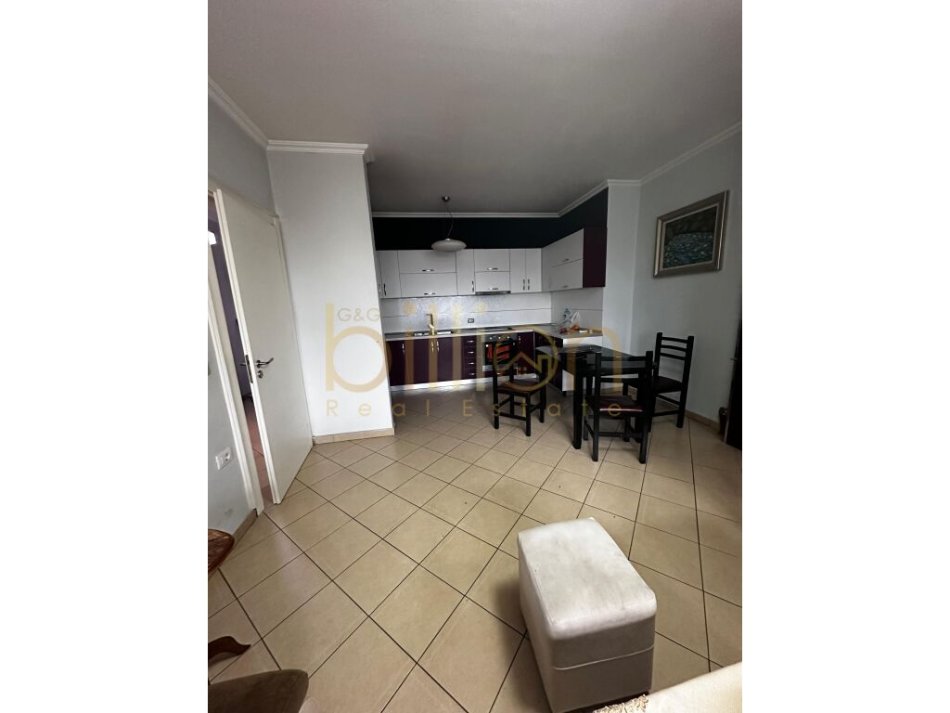 NE ASTIR, OFROJME APARTAMENT 1+1 PER SHITJE, ID: Billion3432