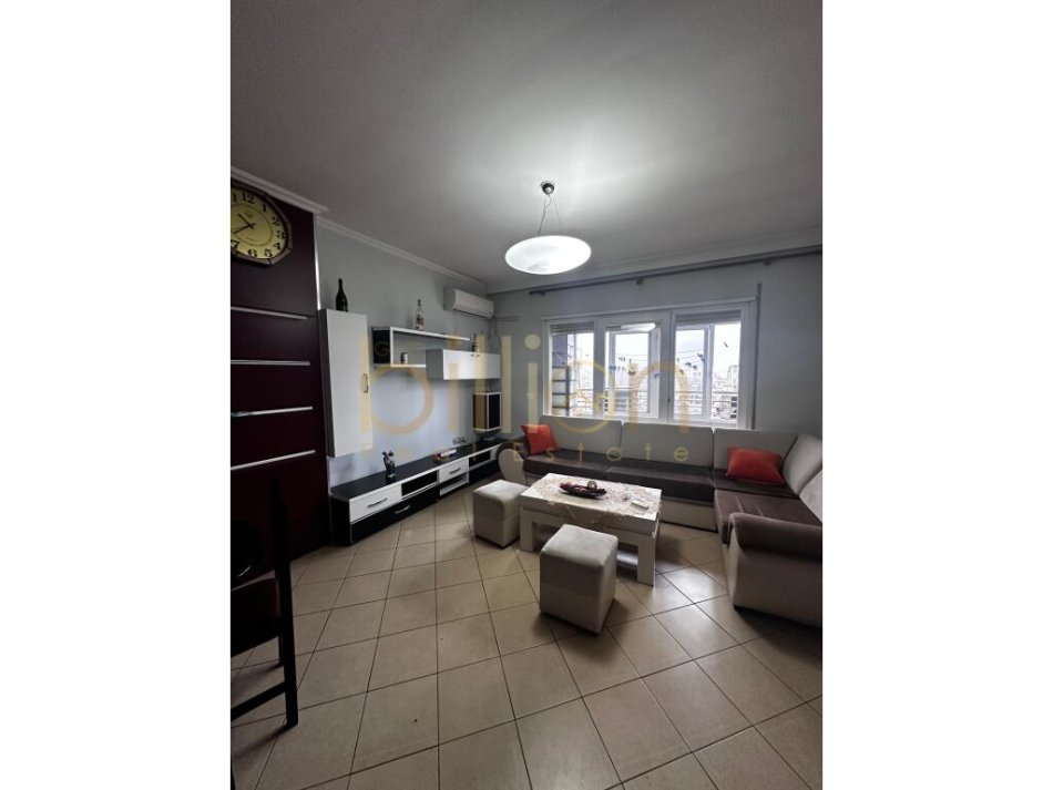 NE ASTIR, OFROJME APARTAMENT 1+1 PER SHITJE, ID: Billion3432