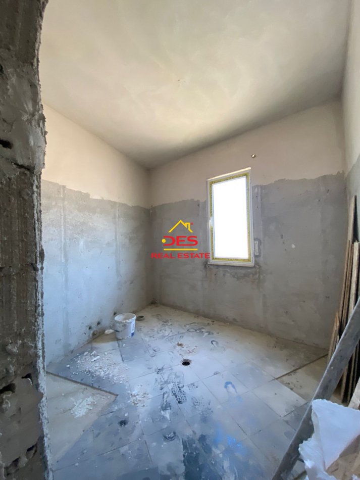 Vlore, shitet apartament 1+1 Kati 8, 93 m² 139.500 € (Rruga Ismail Qemali)
