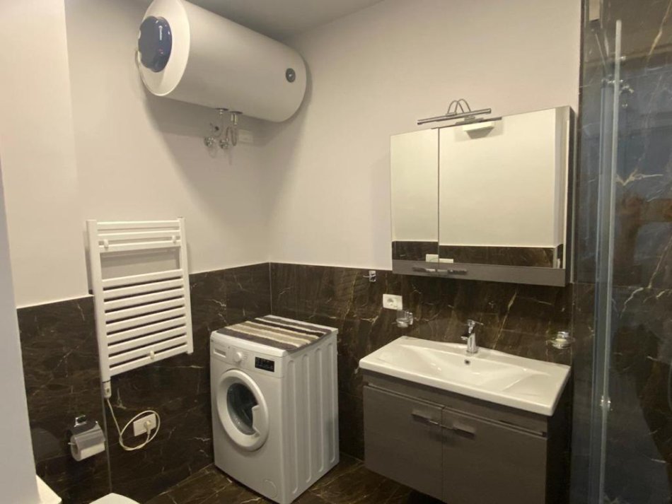 Tirane, shitet apartament 1+1+Ballkon Kati 7, 650 m² (Rruga e kavajes , kompleksi delijorgji)