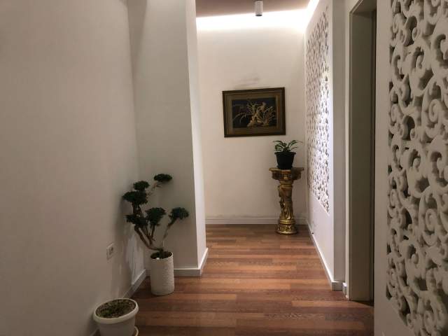 Tirane, shes ambjent biznesi Kati 3, 123 m² 230.000 Euro (9-Kateshet)