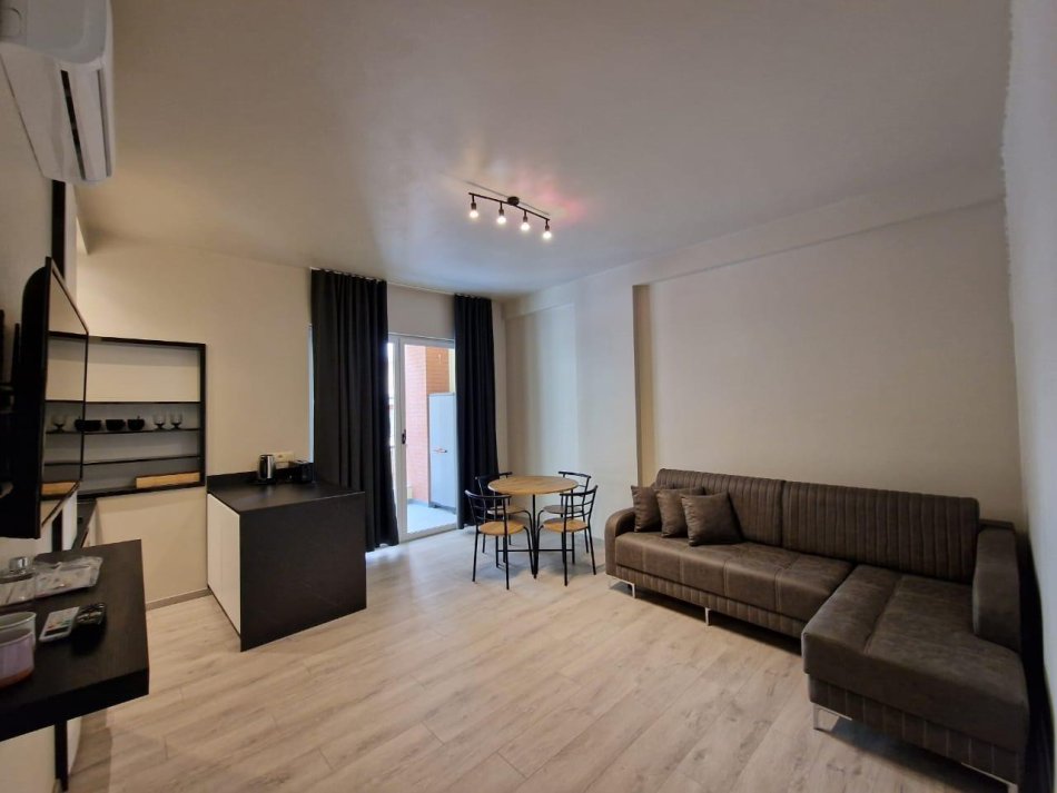 Tirane, jepet me qera 1+1 Kati 3, 60 m² 700 € (kopshti zoologjik)