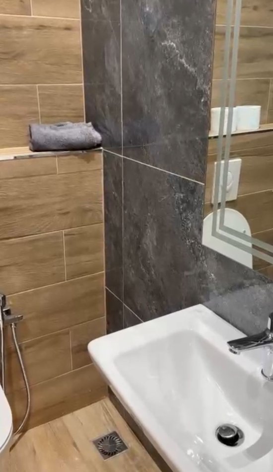 Durres, shitet ambjent biznesi Kati 3, 45 m² 70.000 € (Stacioni Trenit, Durres)