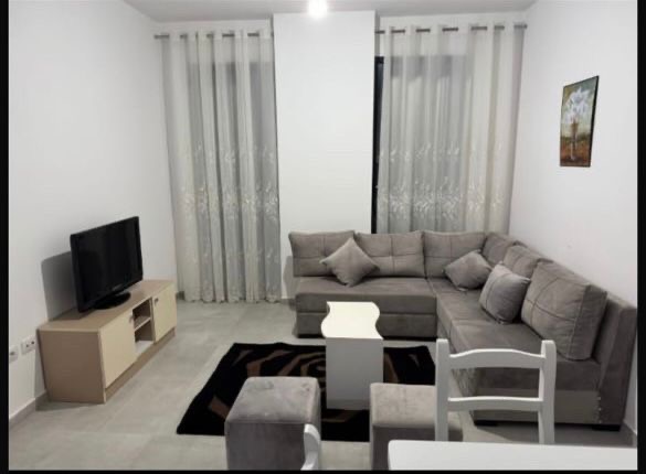 Tirane, jepet me qera apartament 1+1 Kati 5, 70 m² 550 € (Oxhaku , Rr.Kongresi i Manastirit)