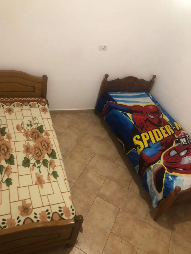 Tirane, jepet me qera apartament 2+1+BLK Kati 4, 85 m² 450 Euro (rruga Peti)