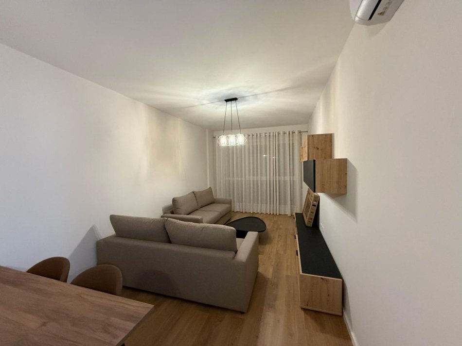 Tirane, jepet me qera apartament 2+1 Kati 3, 80 m² 700 € (don bosko)