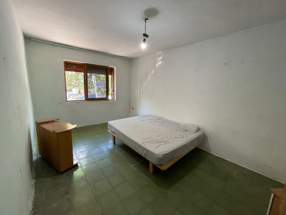 Tirane, shitet apartament 1+1 Kati 1, 56 m² 75.000 € (Varri Bamit)