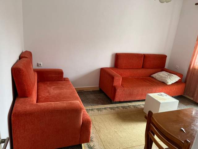 Tirane, jepet me qera apartament 1+1+BLK Kati 2, 65 m² 30.000 Leke (laprake prane njesise bashkiake)