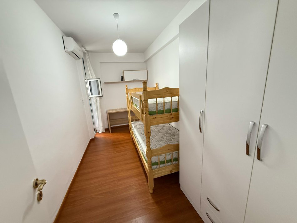 Tirane, jepet me qera apartament 2+1 Kati 8, 86 m² 600 € (rruga ndre mjeda)