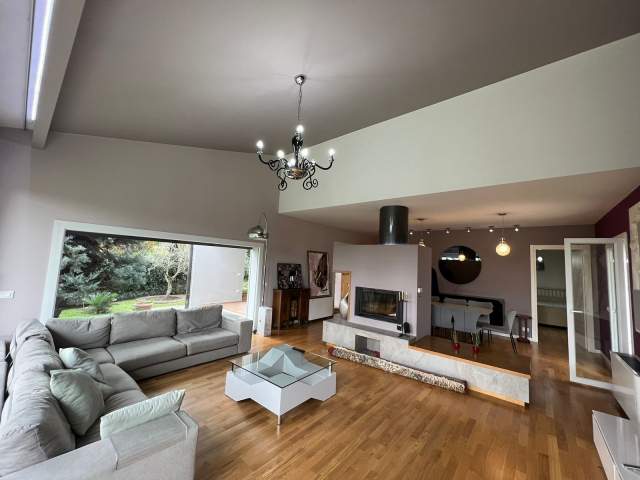 Tirane, jepet me qera Vile 4+1 Kati 2, 230 m² 3.000 Euro (TEG)