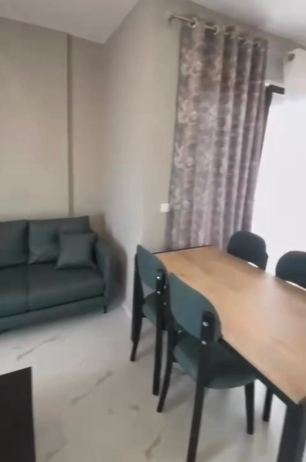 Tirane, jepet me qera apartament 1+1+Ballkon Kati 3, 70 m² 400 € (Porcelan , Rruga Xhanfize Keko , prane uet)