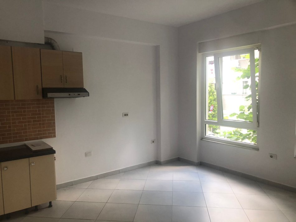 Tirane, shitet apartament , 