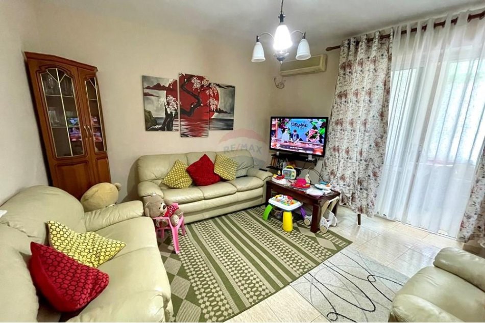 Tirane, shitet apartament 2+1+Aneks Kati 3, 72 m² 119.900 €