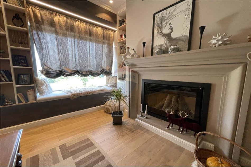 Tirane, shitet Vile 5+1+Aneks+Ballkon Kati 1, 515 m² 1.500.000 € 