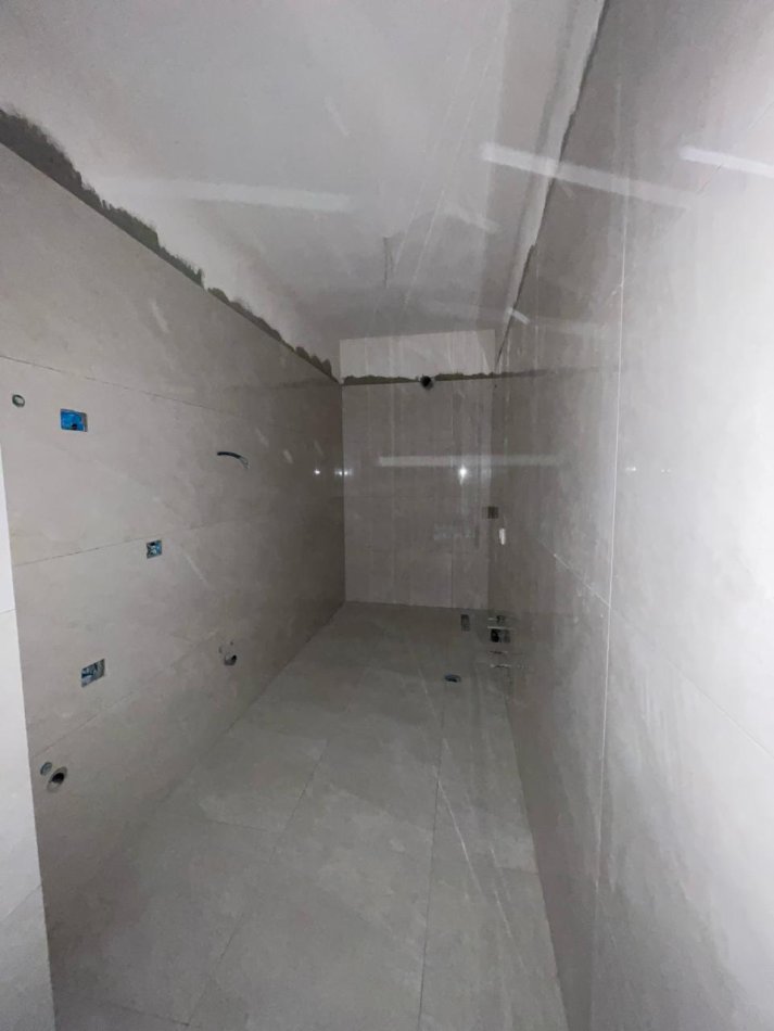 Tirane, shitet apartament 2+1+Ballkon Kati 5, 105 m² 280.000 € (Rruga Barrikadave)
