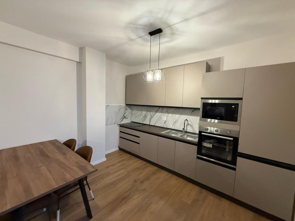 Tirane, jepet me qera apartament 2+1 Kati 3, 80 m² 700 € (don bosko)