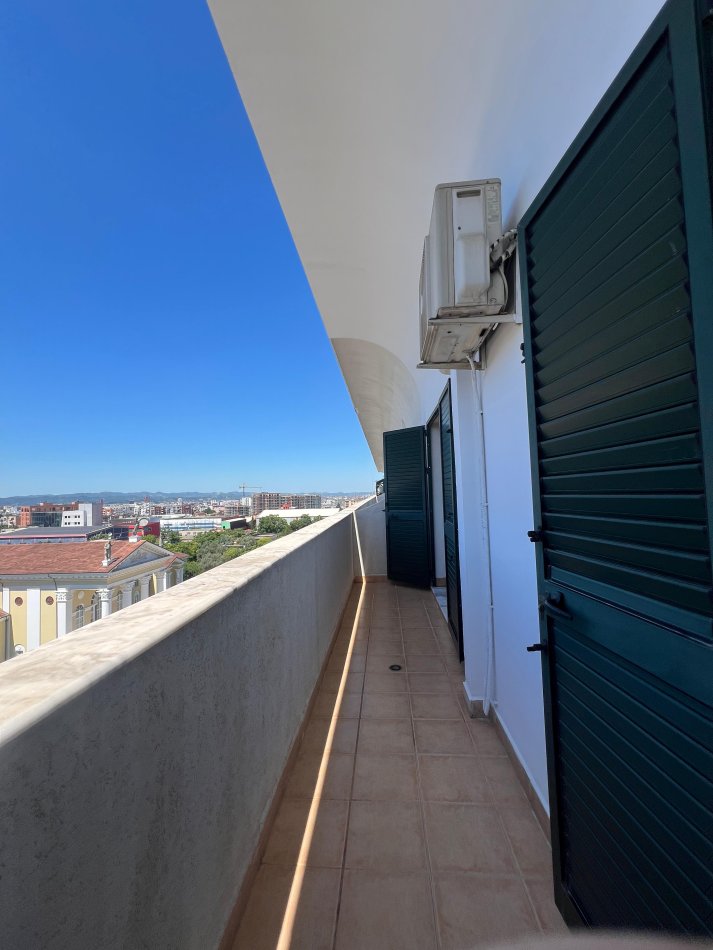 Tirane, shes apartament 2+1 Kati 7, 108 m² 175.000 € (Kinostudio)