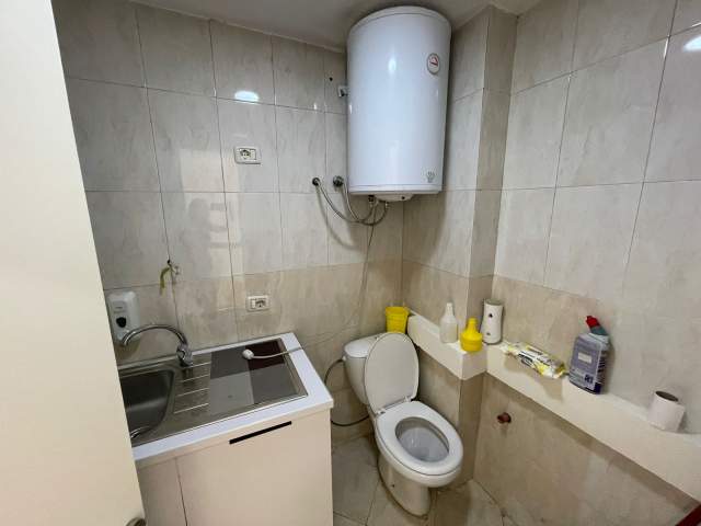 Tirane, jepet me qera zyre Kati 3, 70 m² 800 Euro (Myslym Shyri)