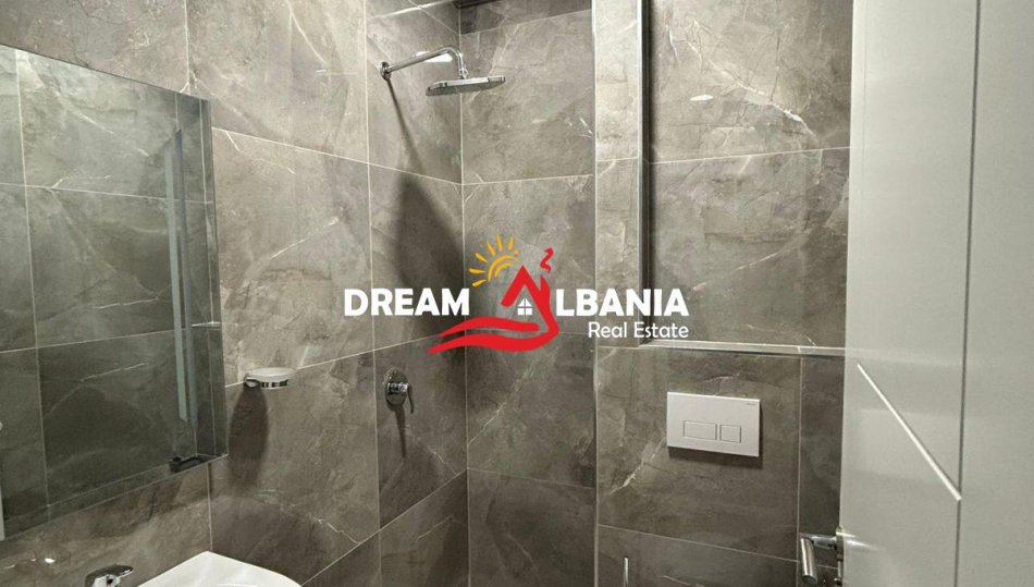 Tirane, jepet me qera apartament 2+1+Ballkon Kati 3, 100 m² 450 € (Rruga e Dajtit)