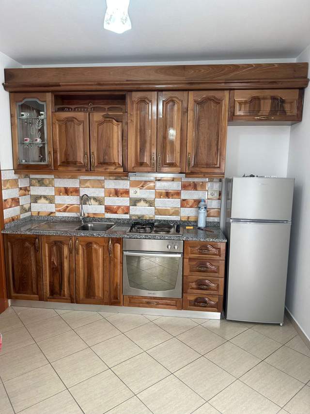 Tirane, jepet me qera apartament 2+1+BLK Kati 3, 80 m² 400 Euro (Zogu i Zi)