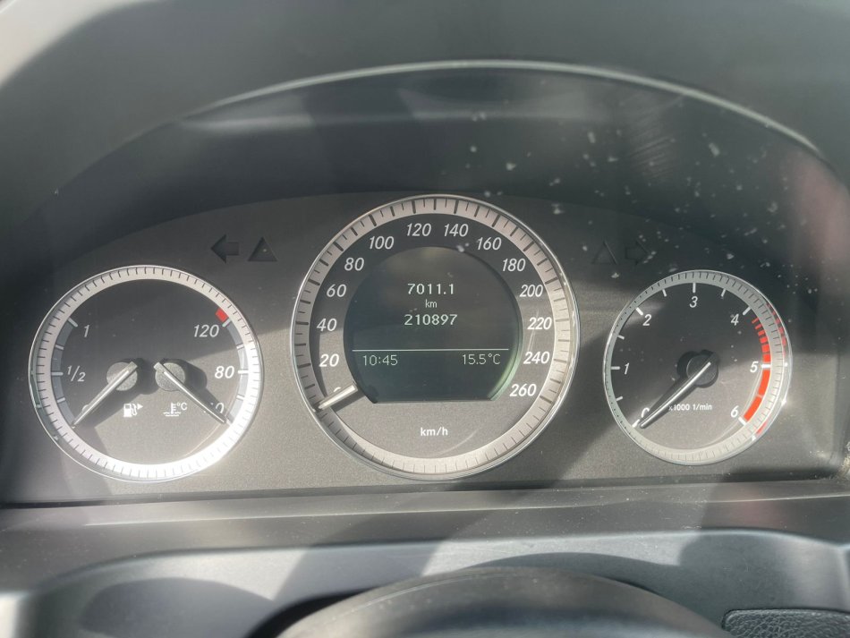Tirane, shitet makine mercedes c class w204 Nafte, e bardhë manuale Klima 210 km 6.500 €