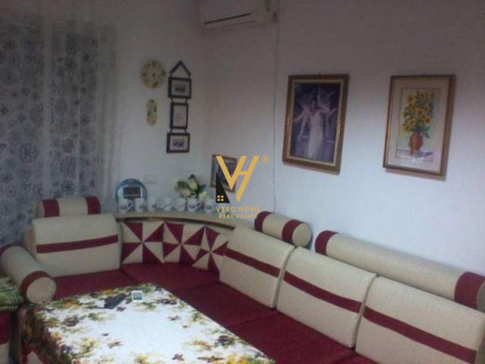 Tirane, shitet apartament 2+1+Ballkon Kati 4, 75 m² 184.000 € (QENDER)