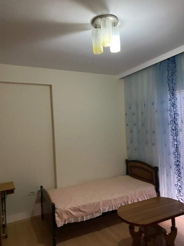 Tirane, jap me qera apartament 2+1+BLK Kati 1, 95 m² 40.000 Leke (Liqeni i Thate)